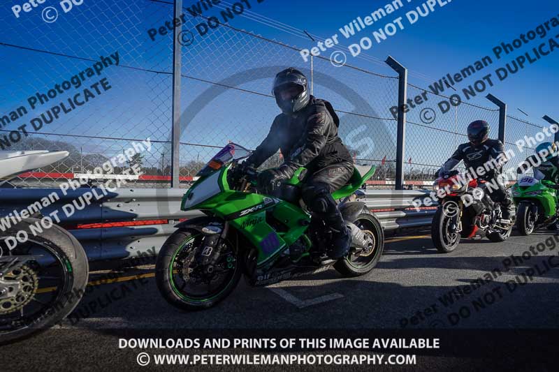 donington no limits trackday;donington park photographs;donington trackday photographs;no limits trackdays;peter wileman photography;trackday digital images;trackday photos